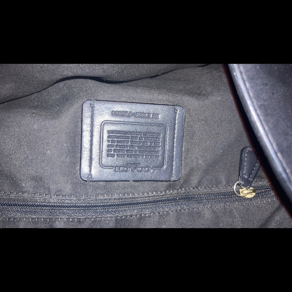Coach Signature Leather-Lexi - Picture 4 of 6